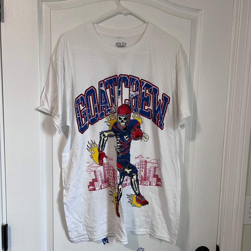 Goat‎ Crew Mens White Skeleton Football Player Graphic T-Shirt Size Large NWOT